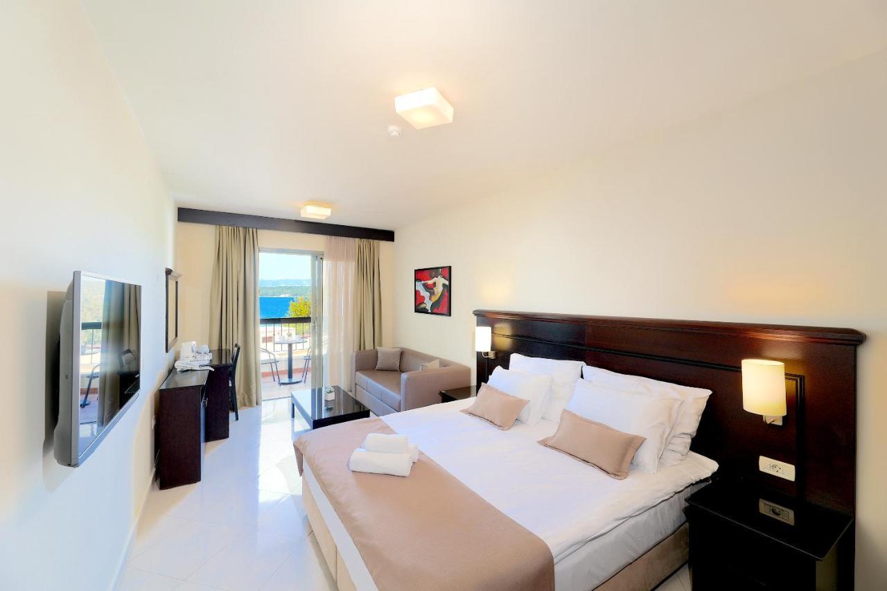 Blue Waves Resort Malinska Ngoại thất bức ảnh